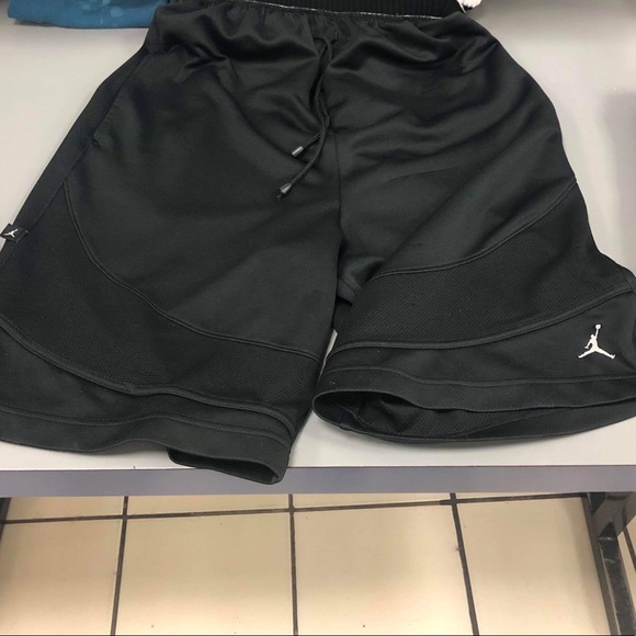 Simple black Jordan basketball shorts. - Picture 2 of 2